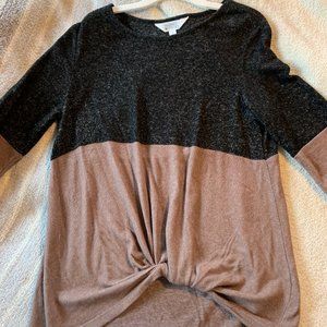 Black/Beige Medium Sleeved Top